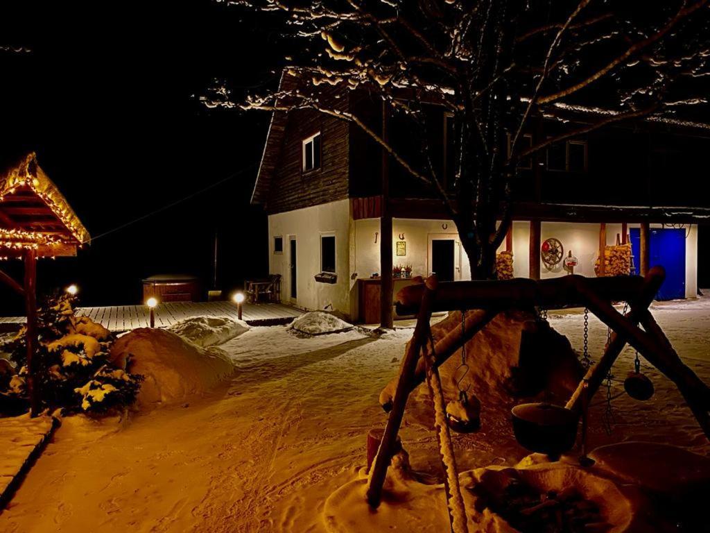 Guesthouse, Sauna & Jacuzzi In Gauja Valley - Kakukalns Straupe Kültér fotó