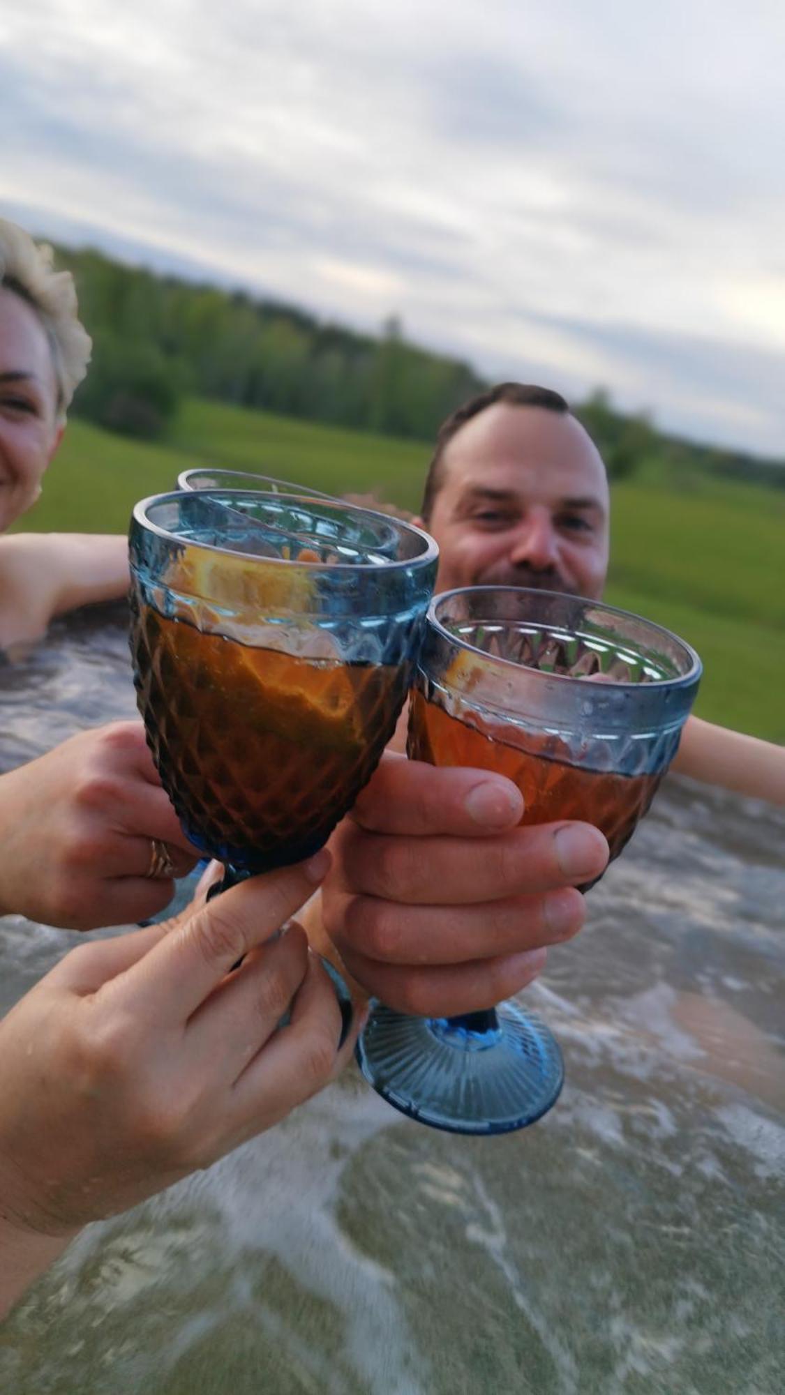 Guesthouse, Sauna & Jacuzzi In Gauja Valley - Kakukalns Straupe Kültér fotó